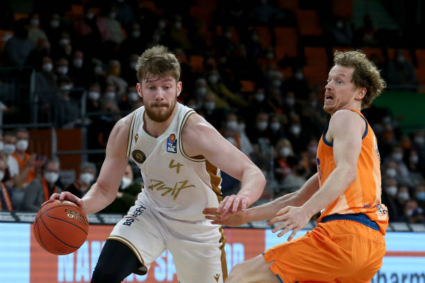 禁区解围 禁区解围